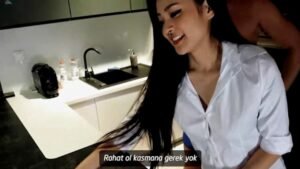 Karım ile evlilik yıldönümünüzü daha özel kılmak için bana Japon Escort hediye etti! Şimdi bu anlamlı gecede, birbirimize olan aşklarımızla eğlencenin ne kadar keyifli olduğunu keşfedeceğiz. Türkçe altyazili porno - sizi bekliyoruz!