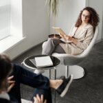 Aşkın Sınırlarını Zorlayan Genç Çiftler: Gizemli Bağların Ardındaki Gerçekler